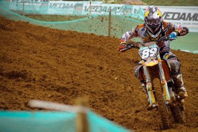 九游娱乐(jiuyou)官网-最炫的球衣：足球潮流引领者的潮品解析，足球球衣运动品牌