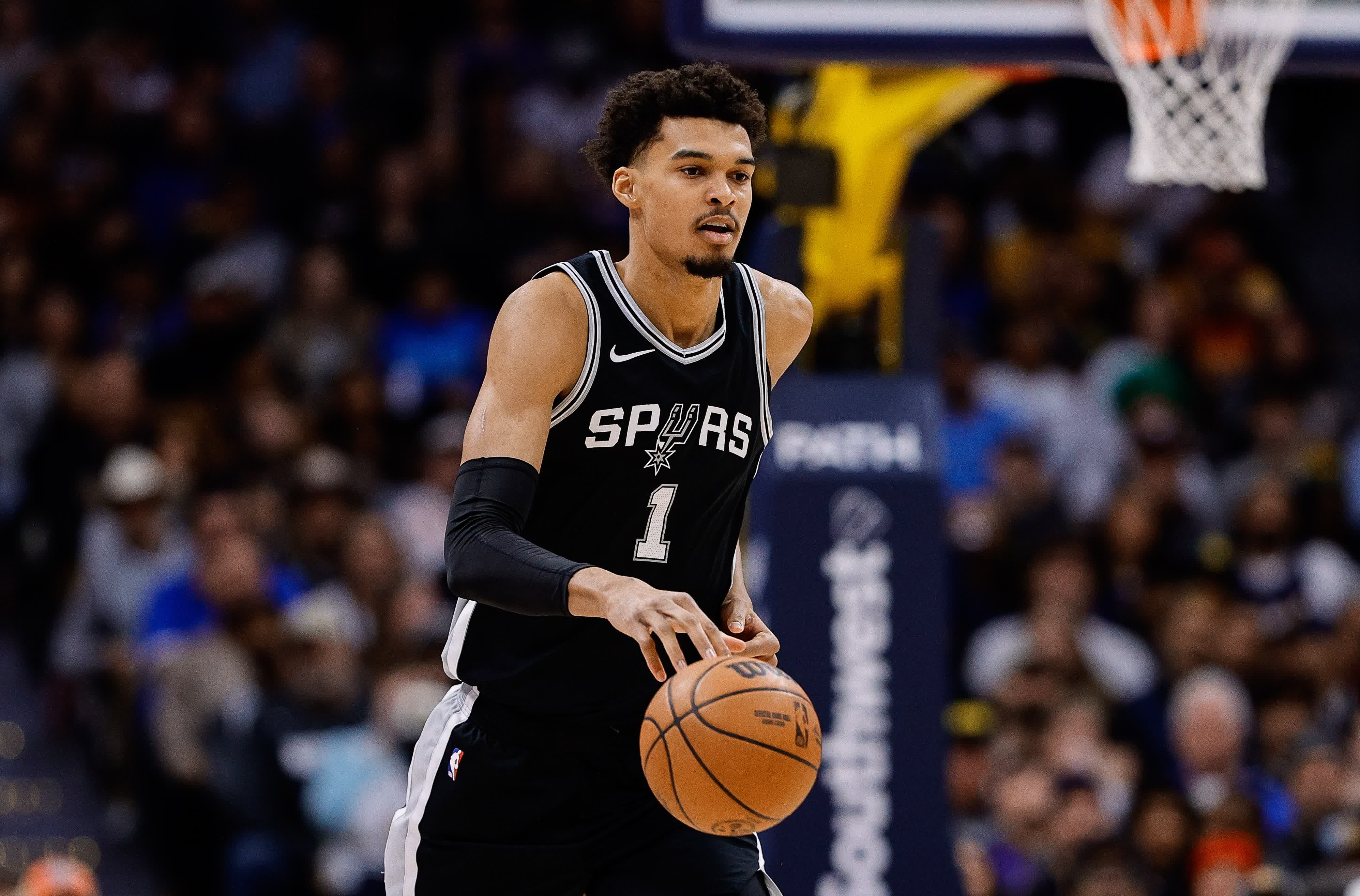 九游官网-&quot;马刺队战略调整，收获意外胜利&quot;的简单介绍